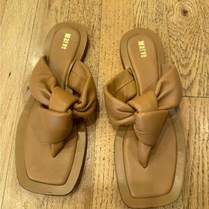 Maeve Women's Tan Bow Slide Sandals